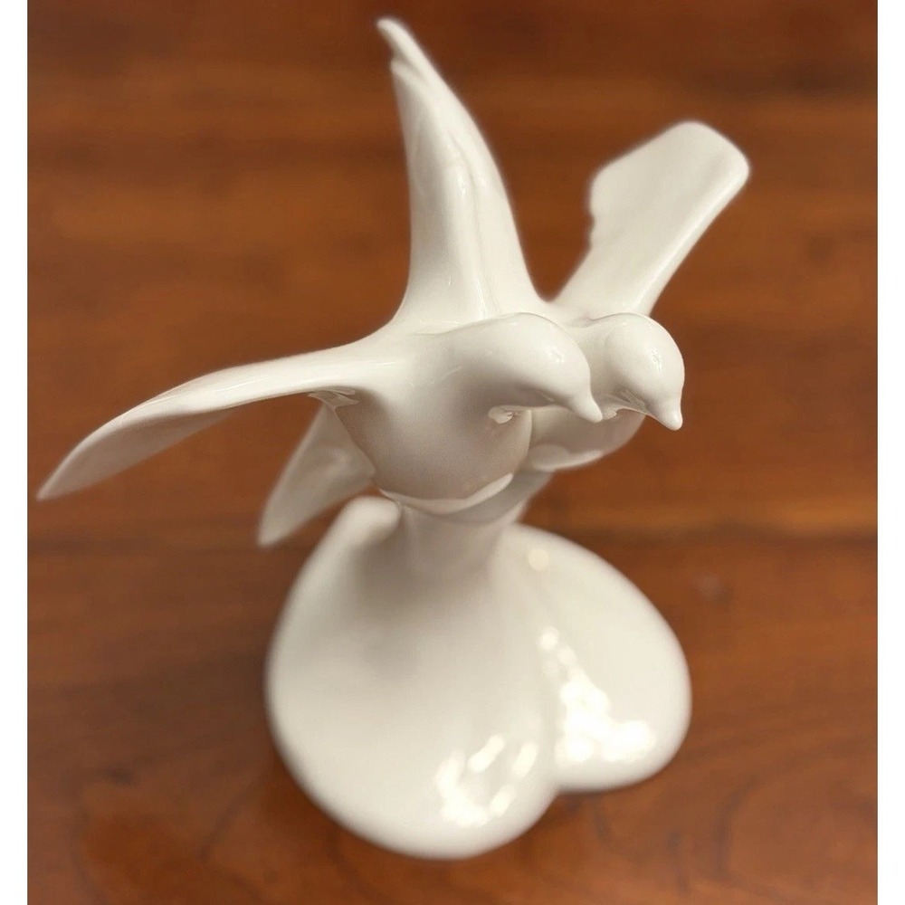 Royal Doulton‎ Always and Forever White Doves Figurine HN3550 AS-IS